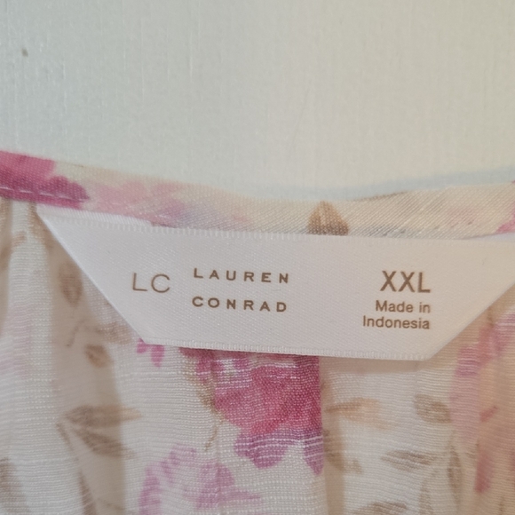 LC Lauren Conrad Floral Blouse in Pink and Cream - Picture 2 of 8
